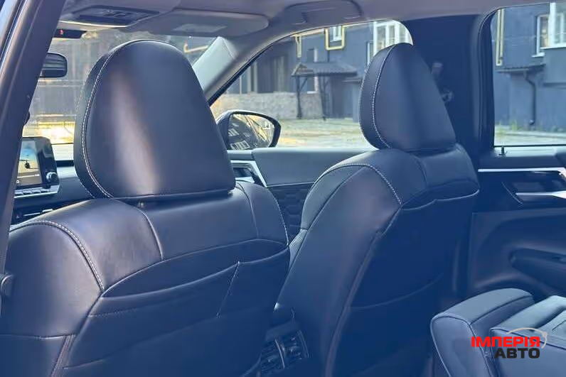 Mitsubishi Outlander - фото 16