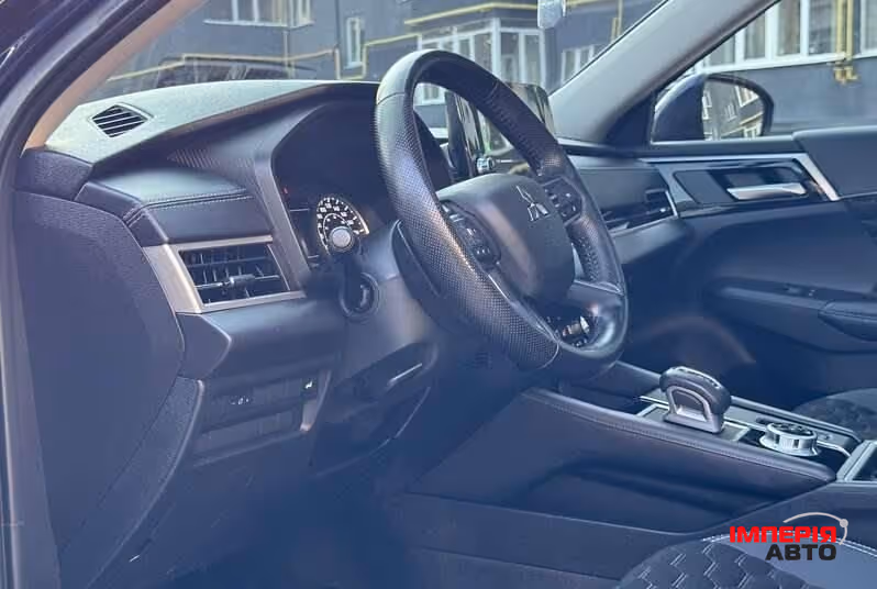 Mitsubishi Outlander - фото 12