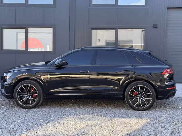 Audi Q8 - зображення 3