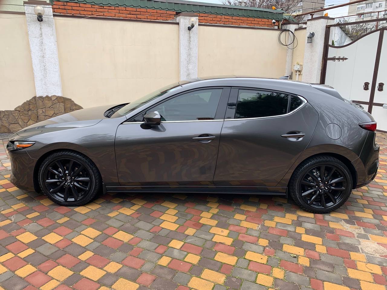 Mazda 3 - фото 11