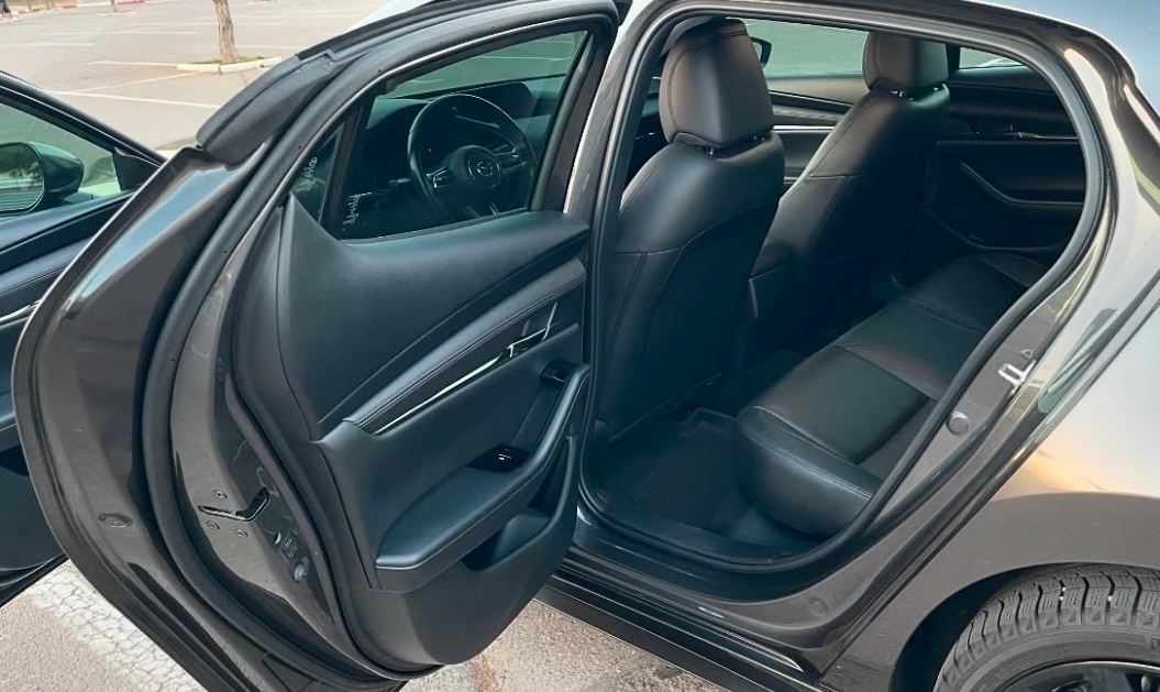 Mazda 3 - фото 15