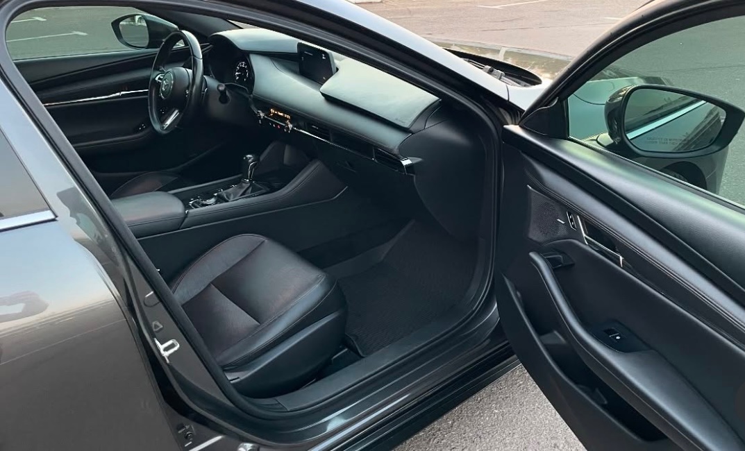 Mazda 3 - фото 14