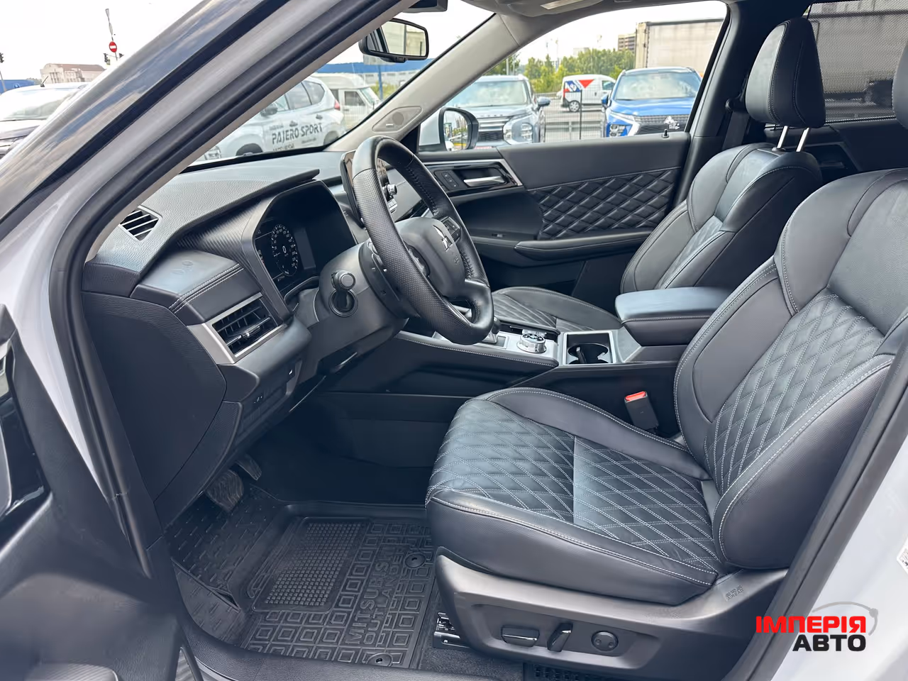 Mitsubishi Outlander - фото 19