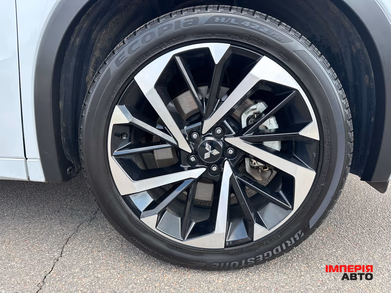 Mitsubishi Outlander - фото 14