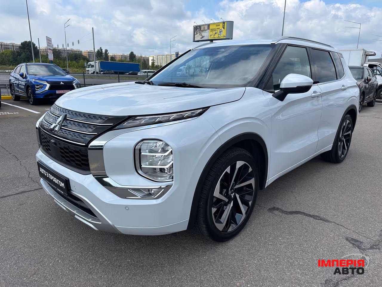 Mitsubishi Outlander - фото 4