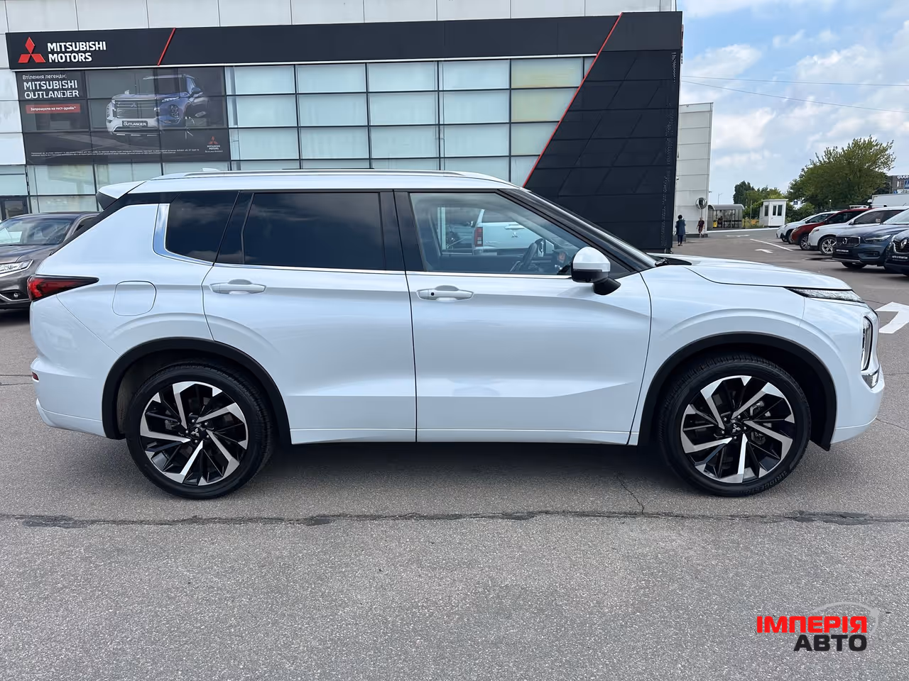 Mitsubishi Outlander - фото 9