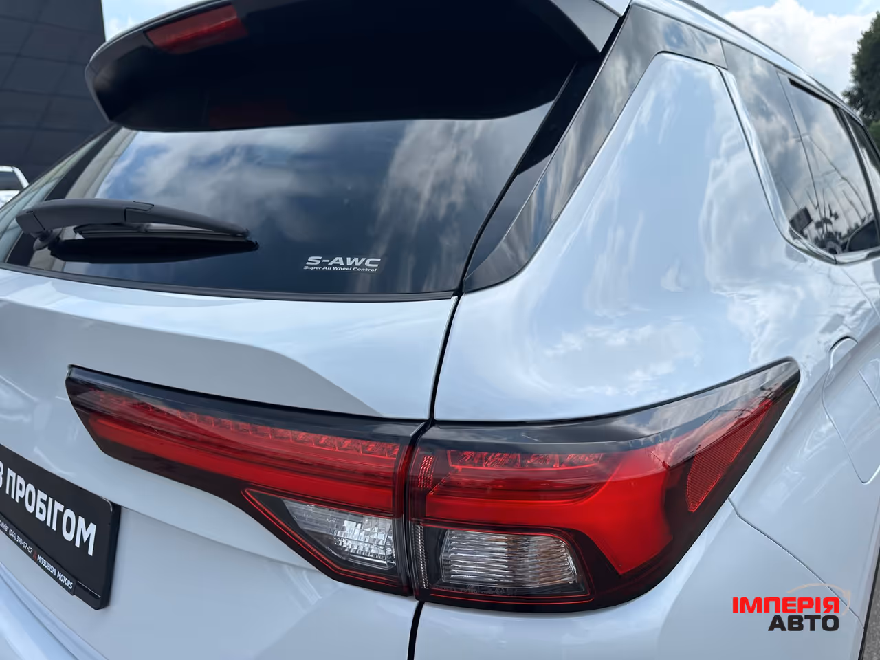Mitsubishi Outlander - фото 12