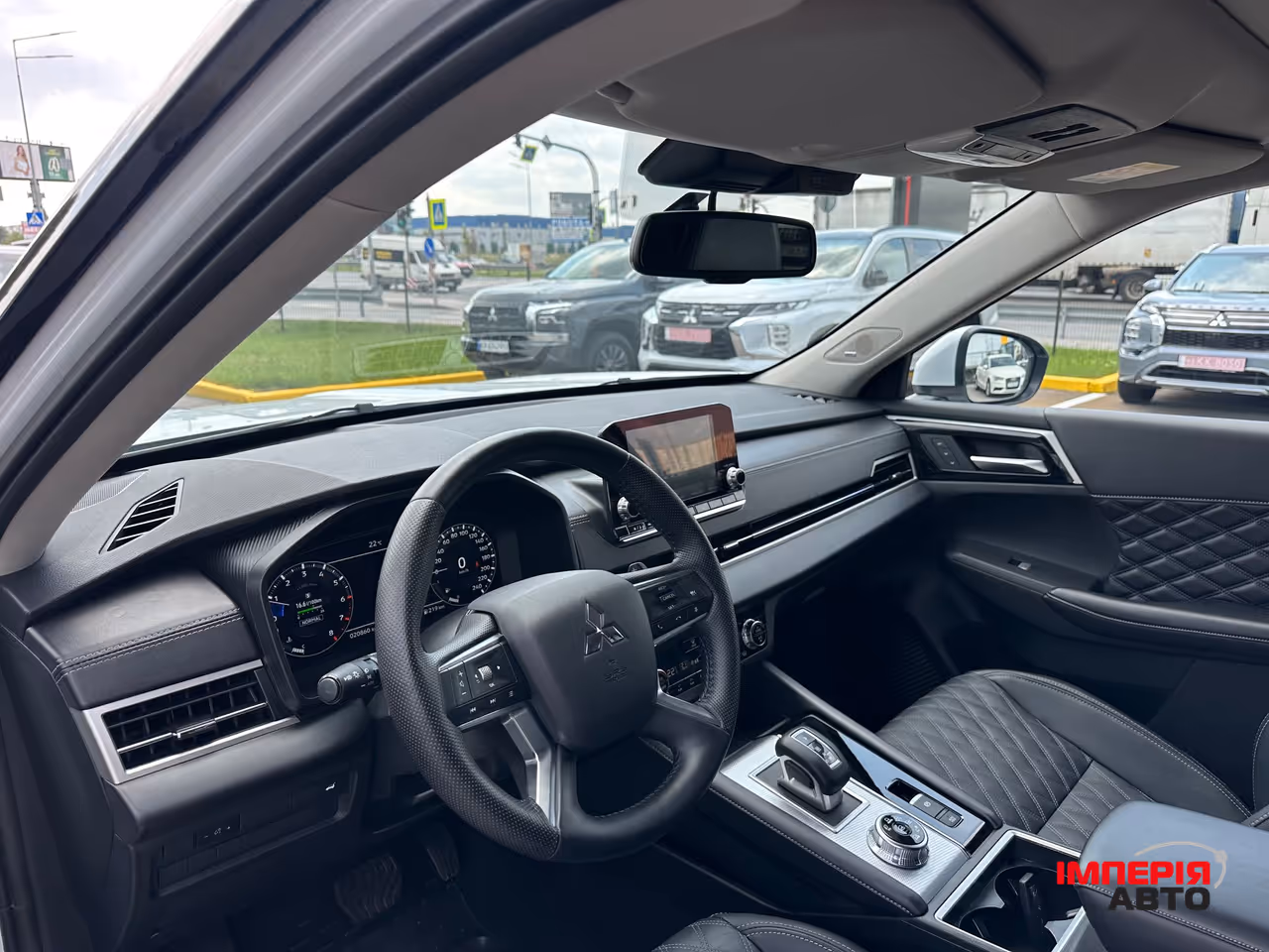 Mitsubishi Outlander - фото 18