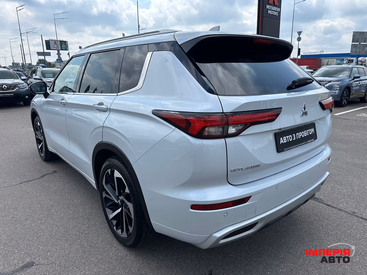 Mitsubishi Outlander - фото 6