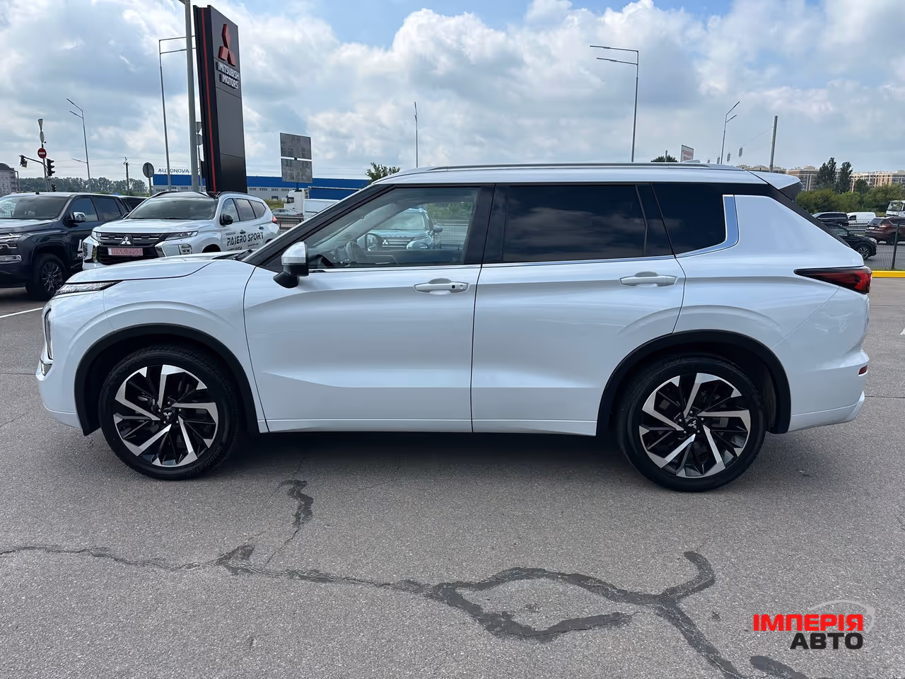 Mitsubishi Outlander - фото 5