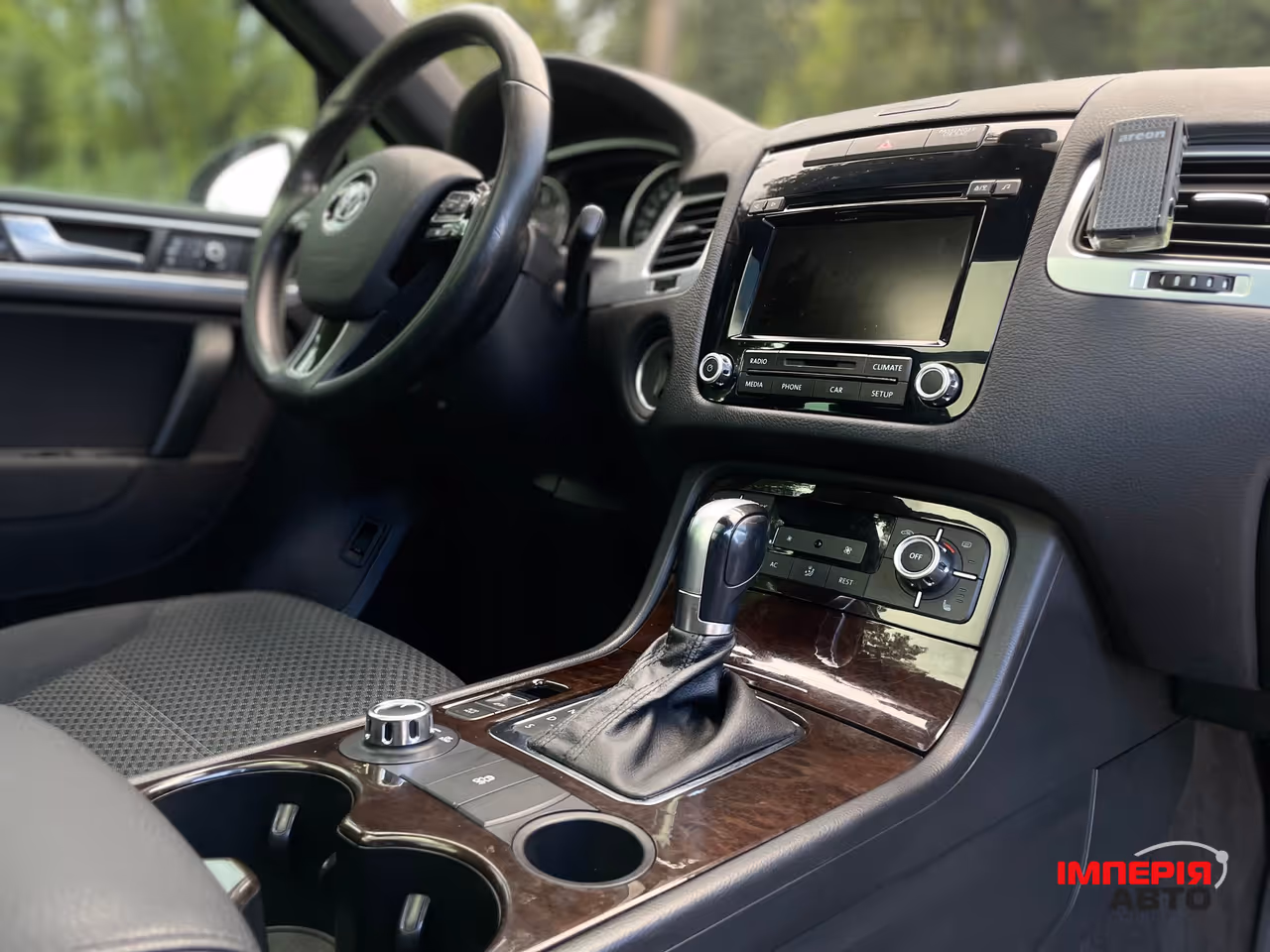 Volkswagen Touareg - фото 15