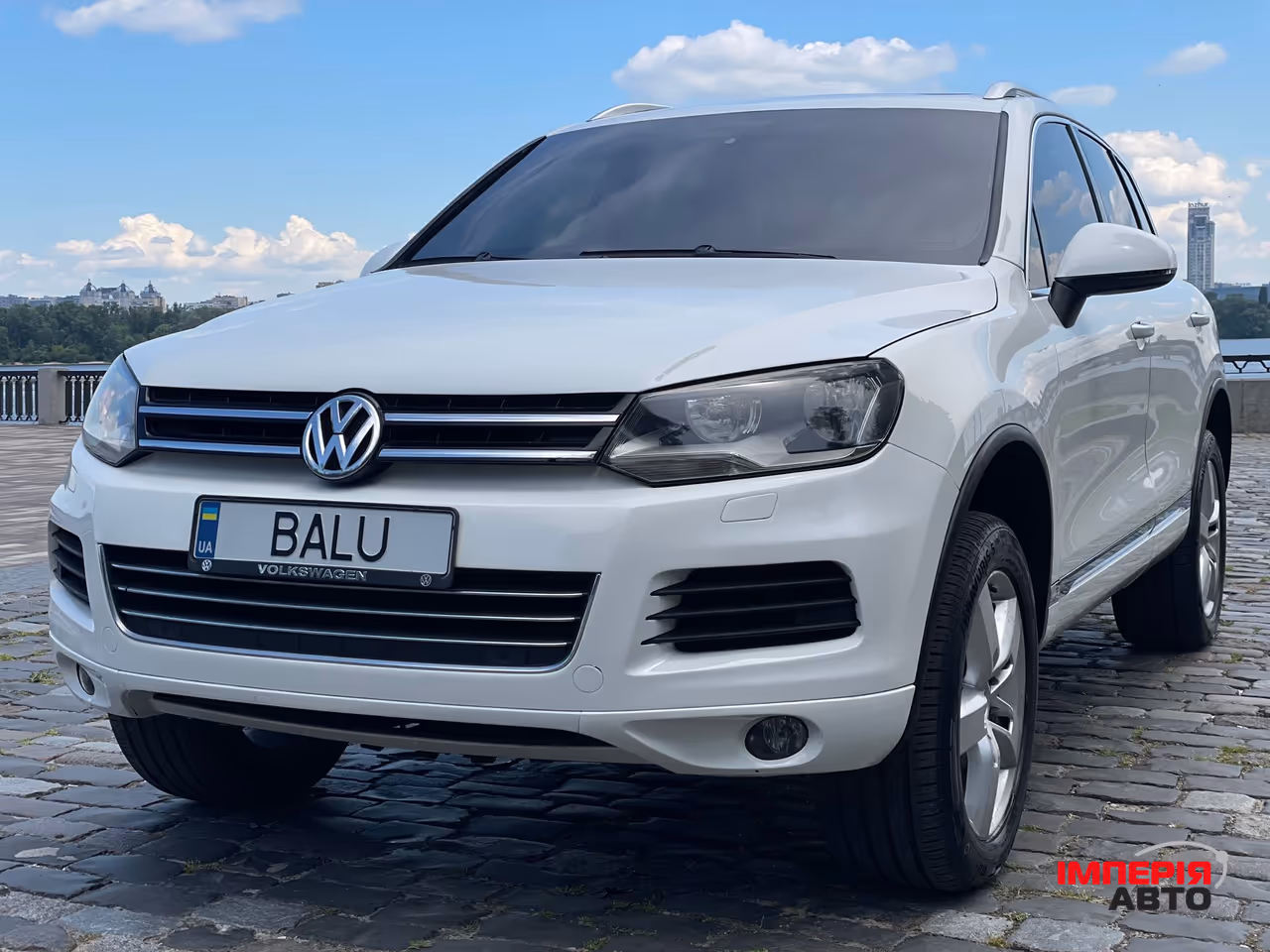 Volkswagen Touareg - фото 1