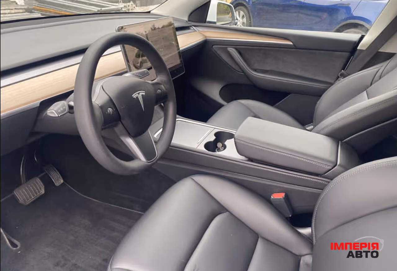 Tesla Model Y - фото 8