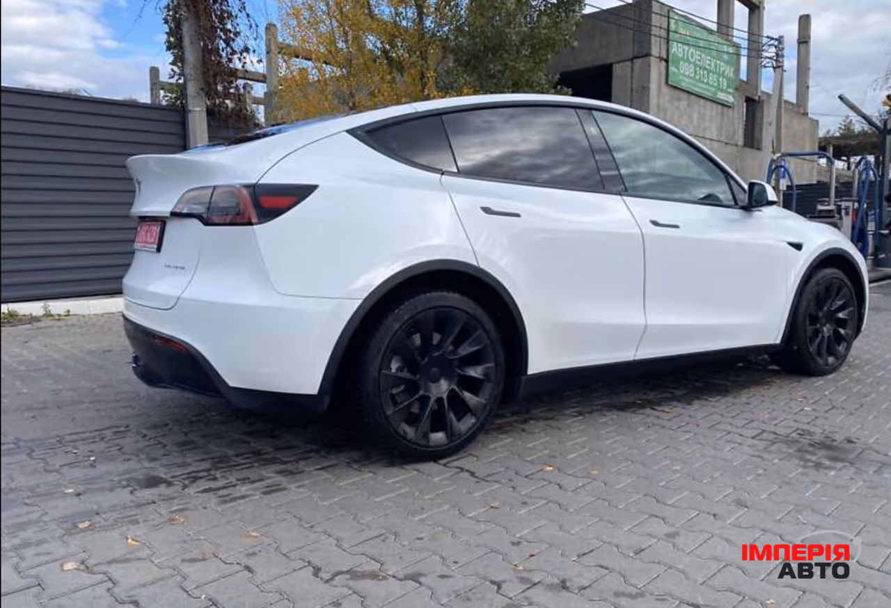 Tesla Model Y - фото 6