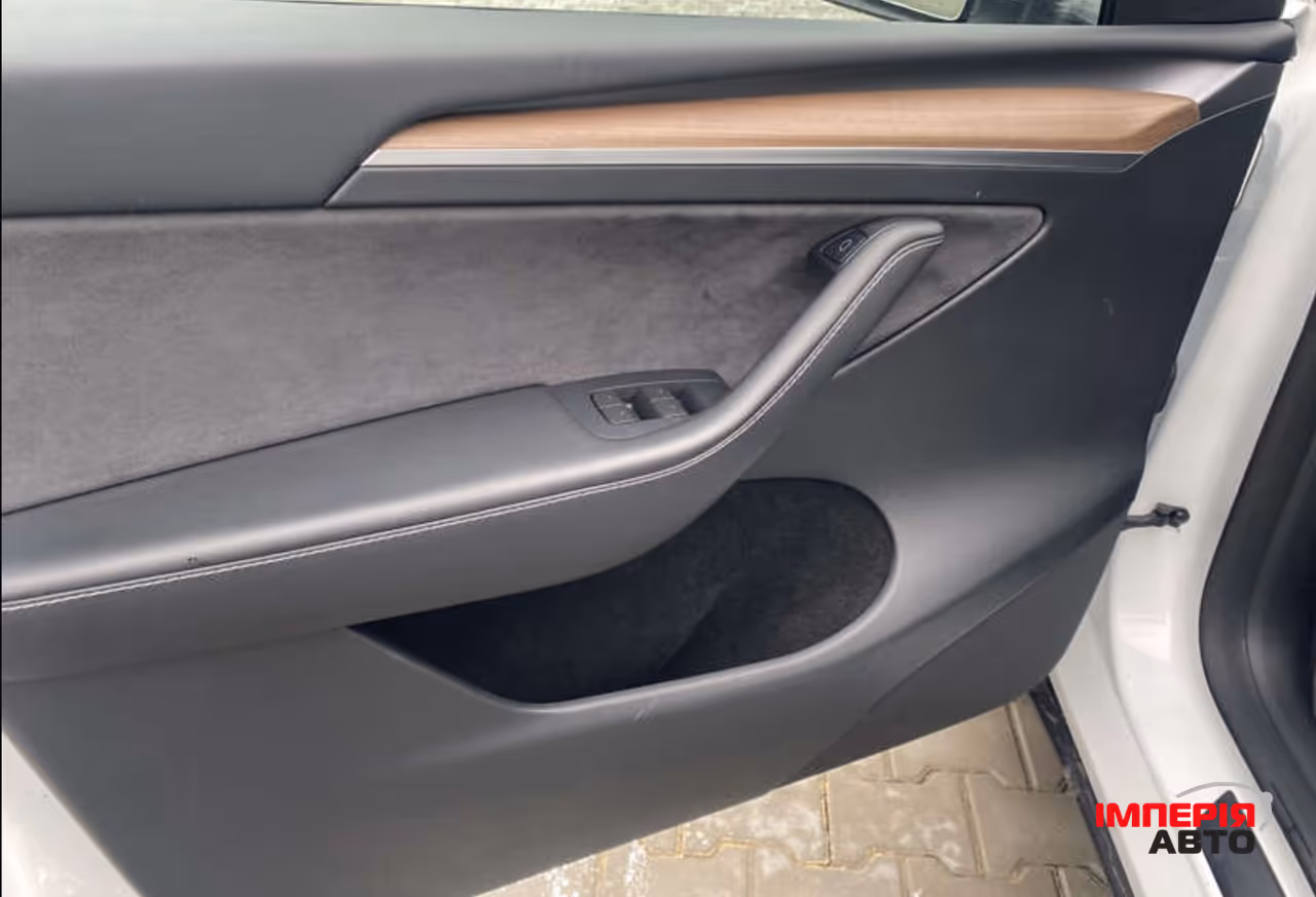 Tesla Model Y - фото 11
