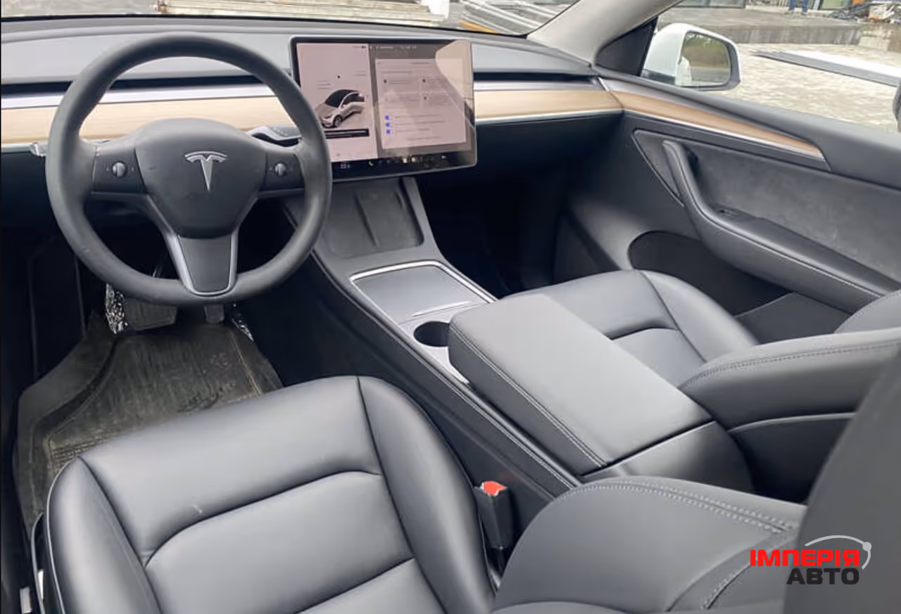 Tesla Model Y - фото 7