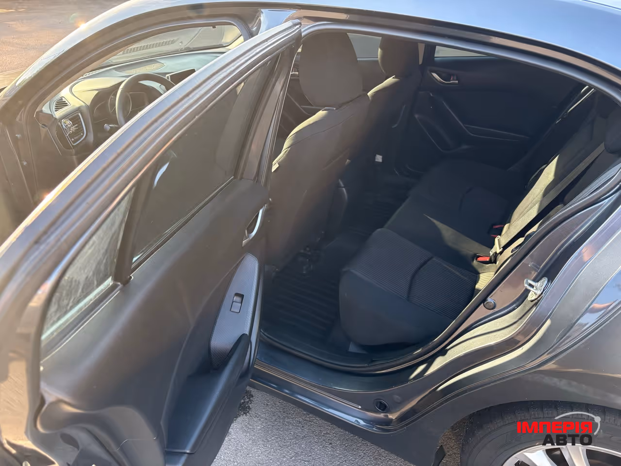 Mazda 3 - фото 12