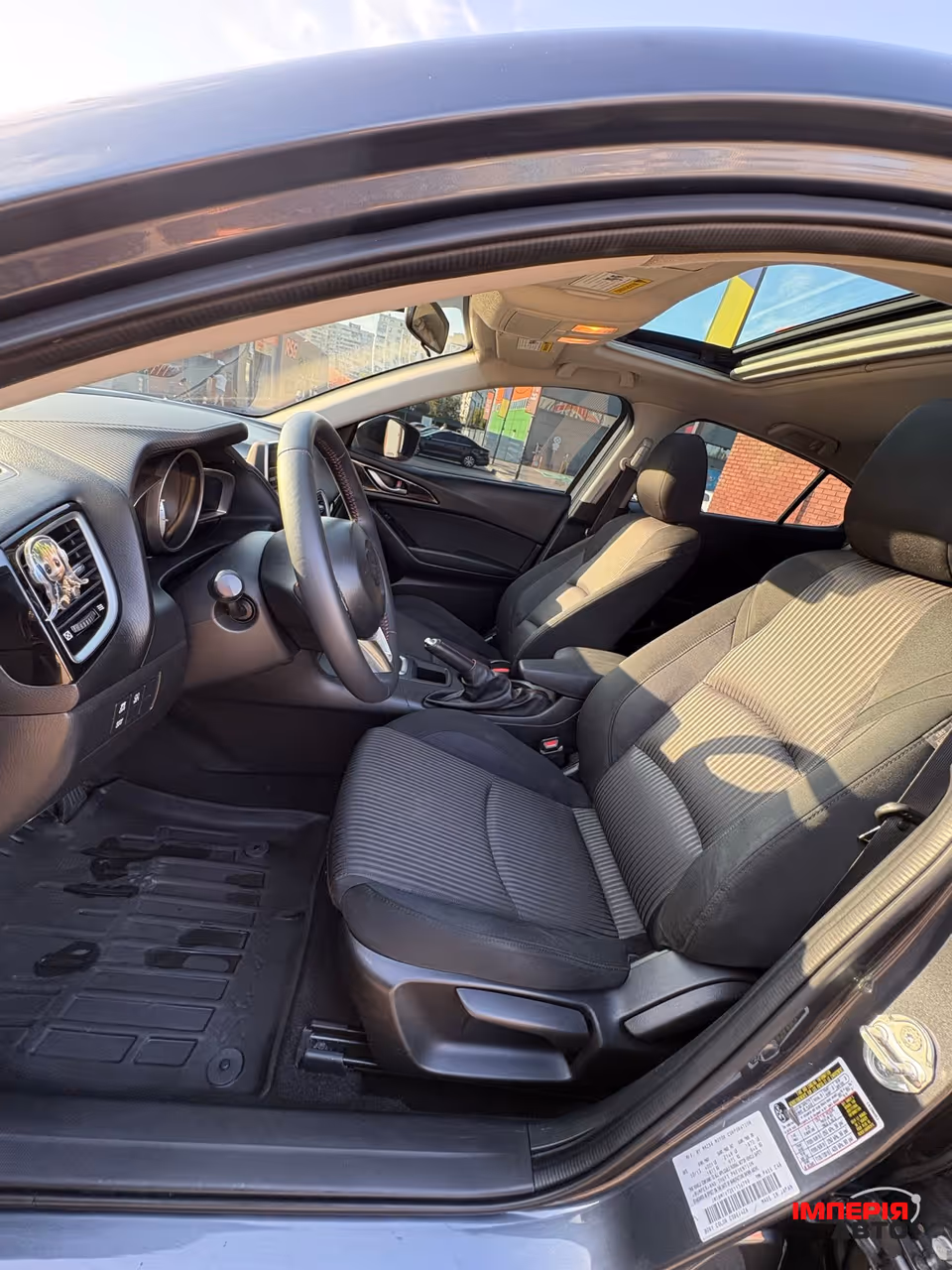 Mazda 3 - фото 8