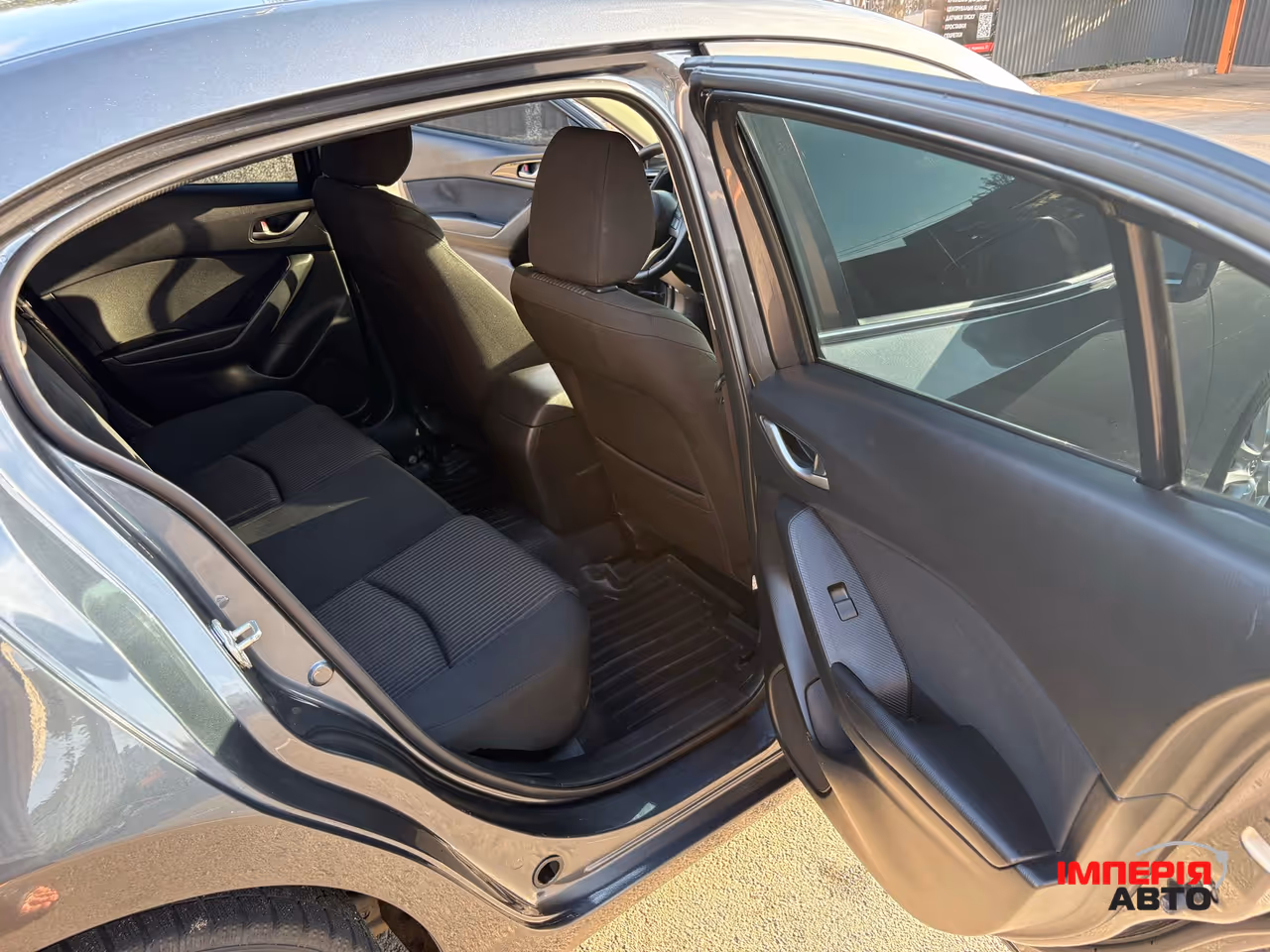 Mazda 3 - фото 11