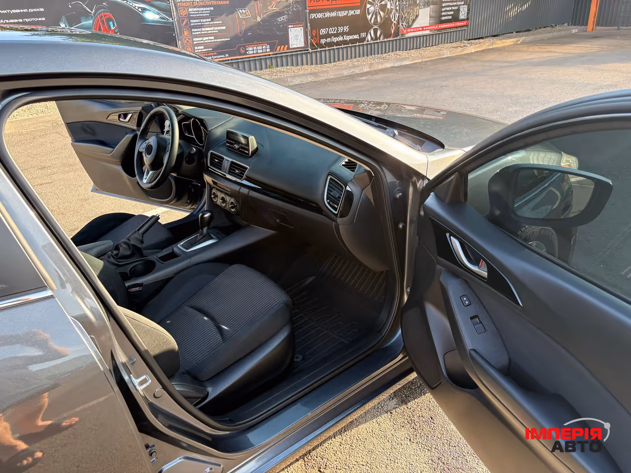 Mazda 3 - фото 10