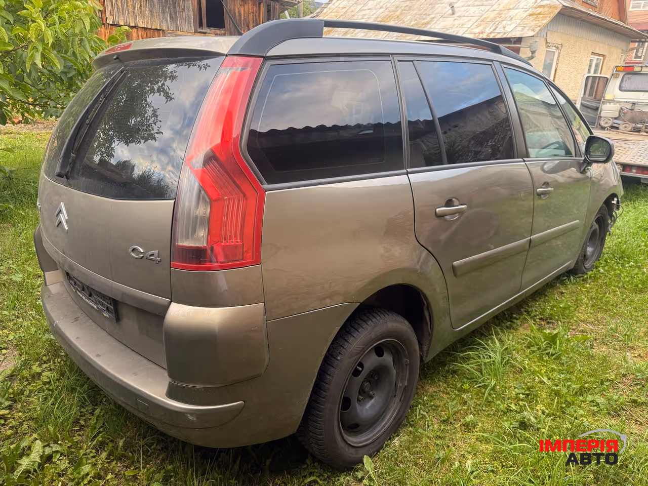 Citroen C4 Picasso - фото 8