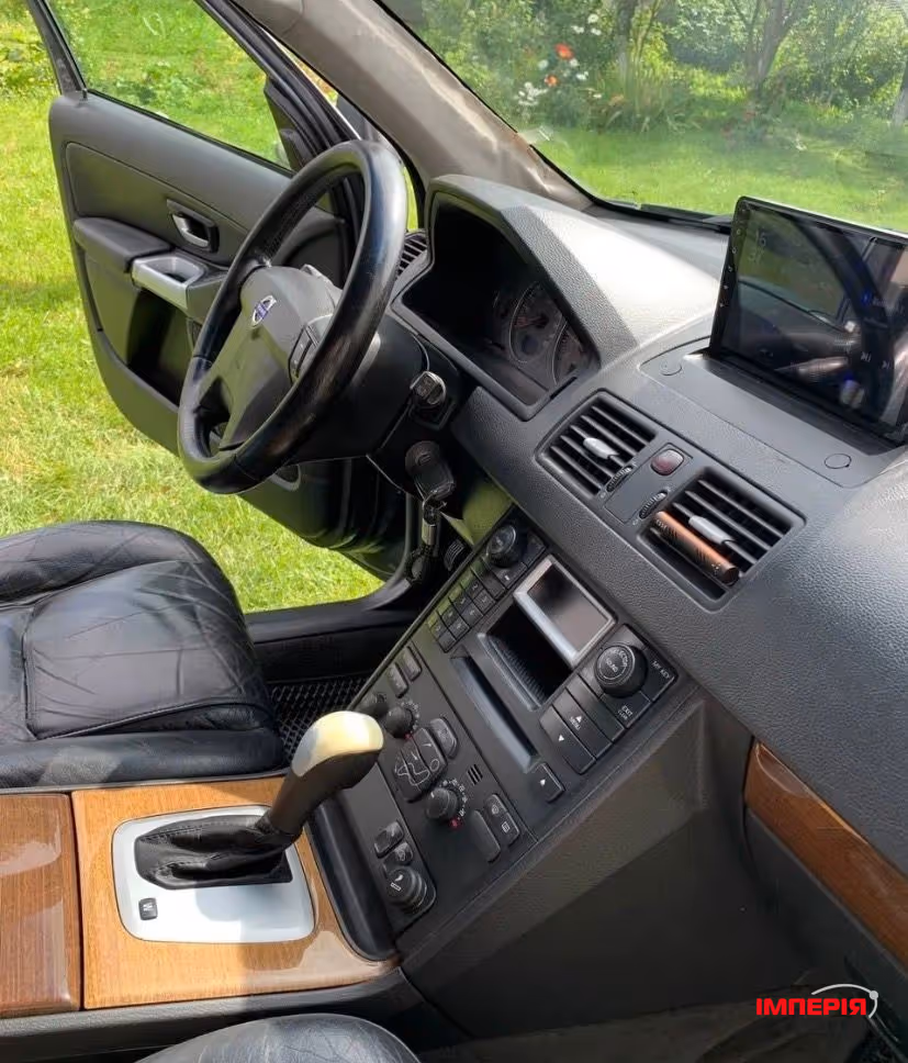 Volvo XC90 - фото 13