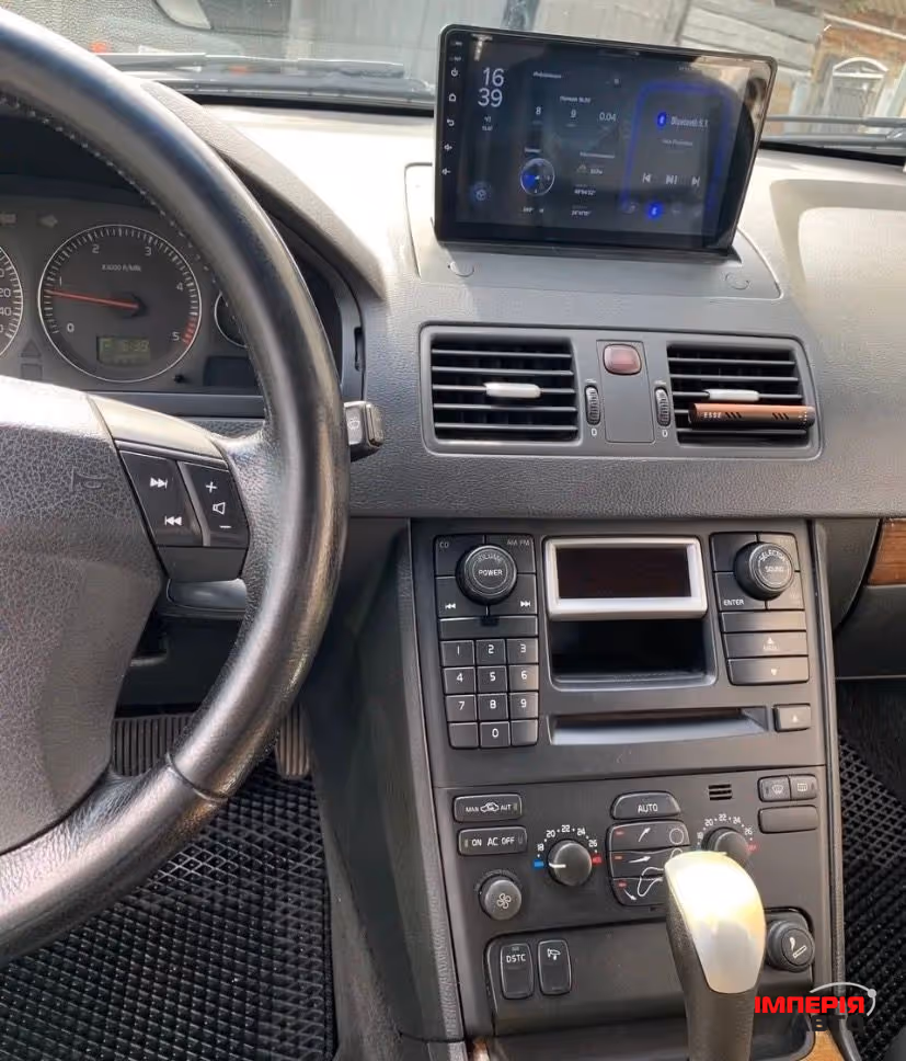 Volvo XC90 - фото 9