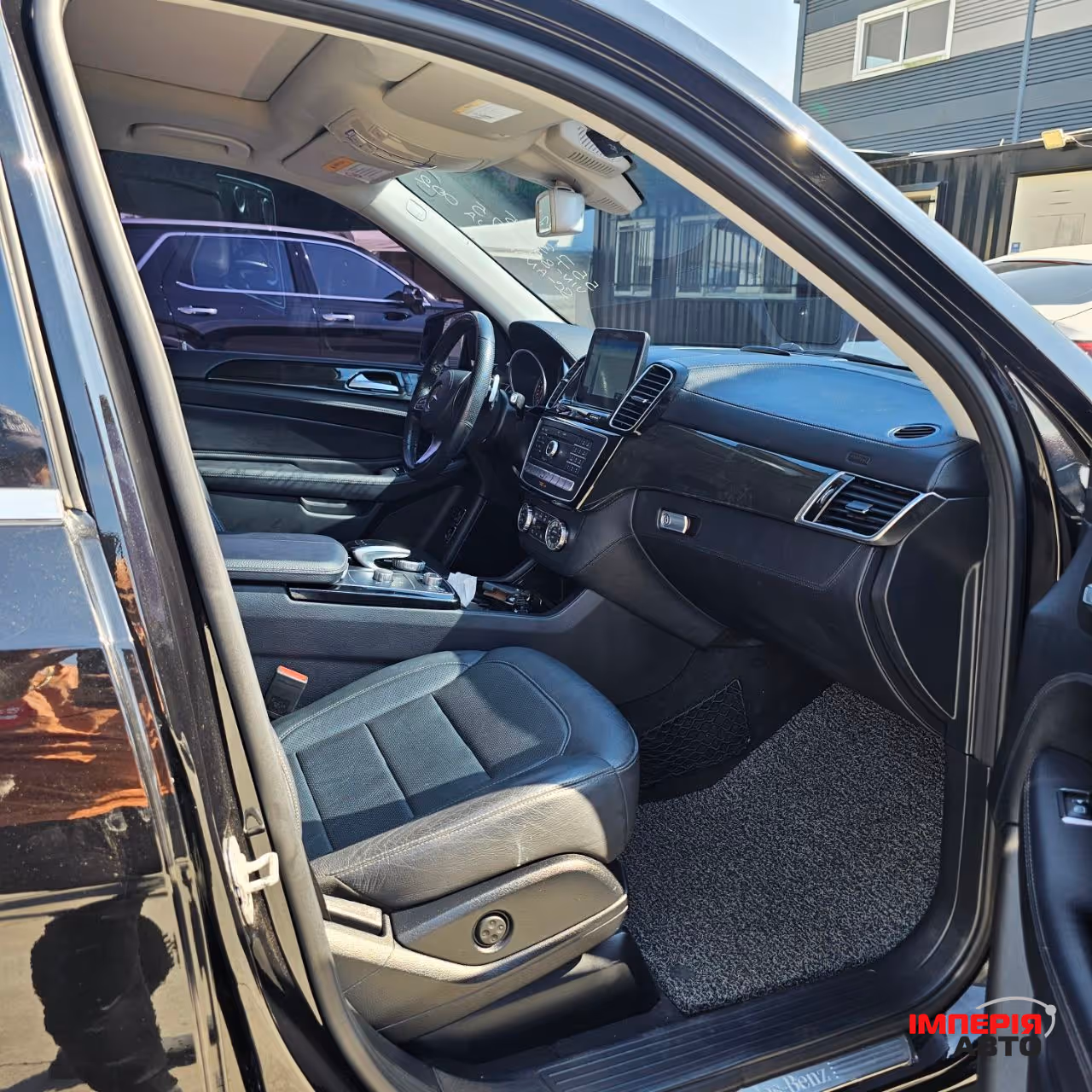 Mercedes-Benz GLS - фото 8