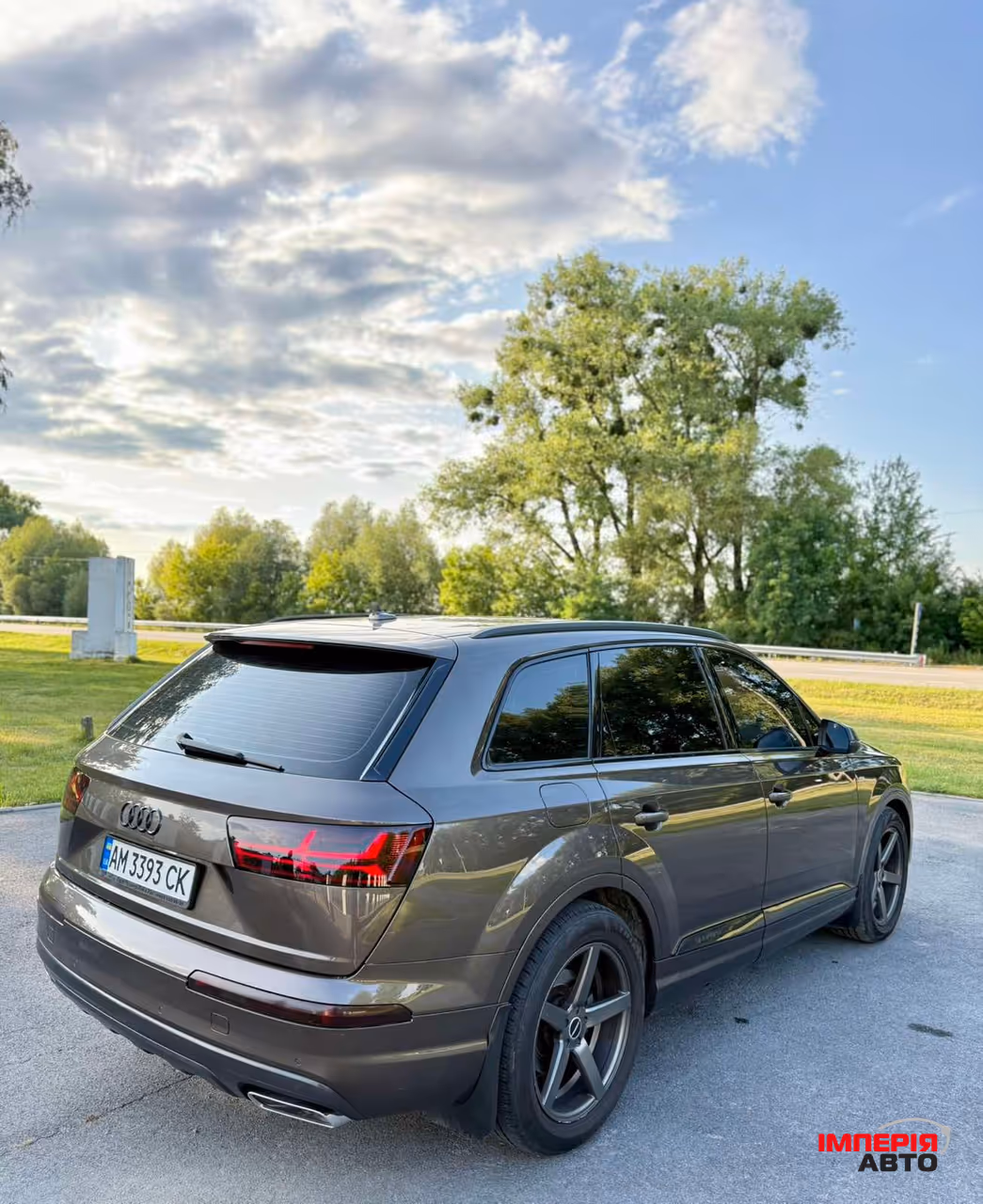 Audi Q7 - фото 7