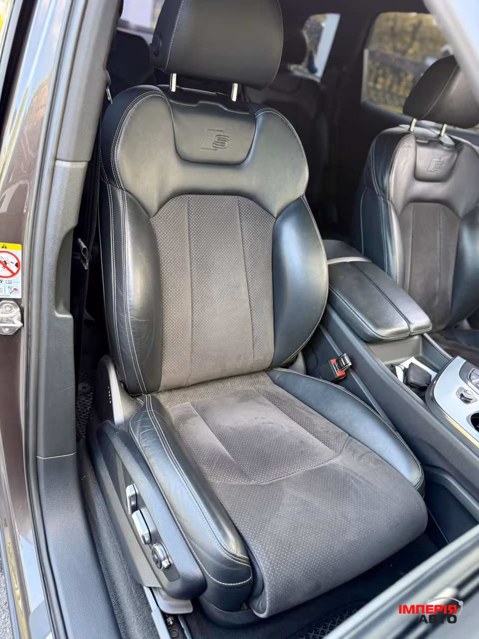 Audi Q7 - фото 12