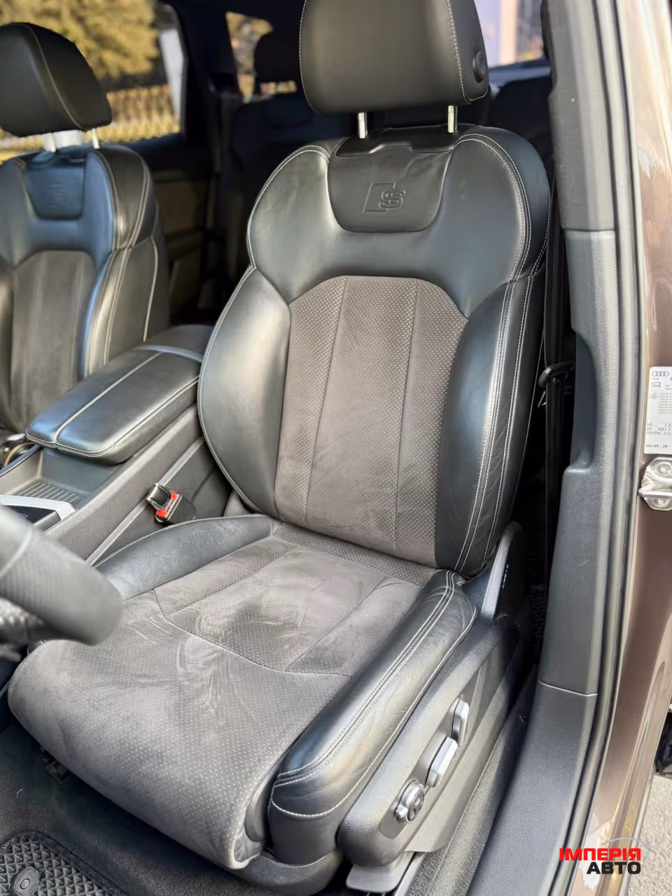 Audi Q7 - фото 28