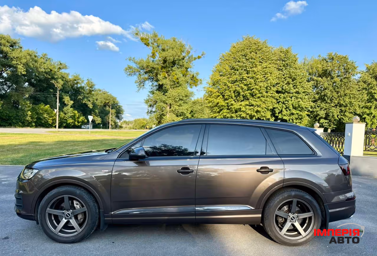 Audi Q7 - фото 6