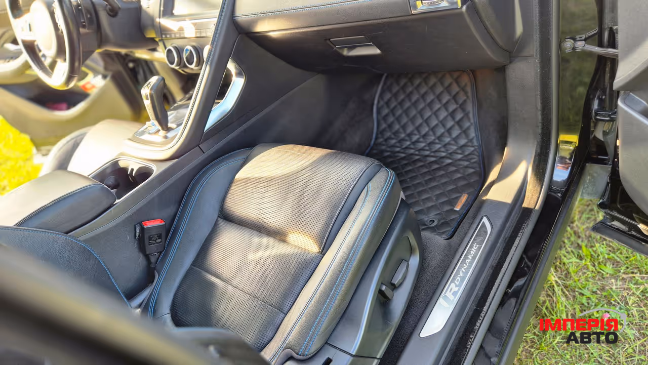 Jaguar E-Pace - фото 14