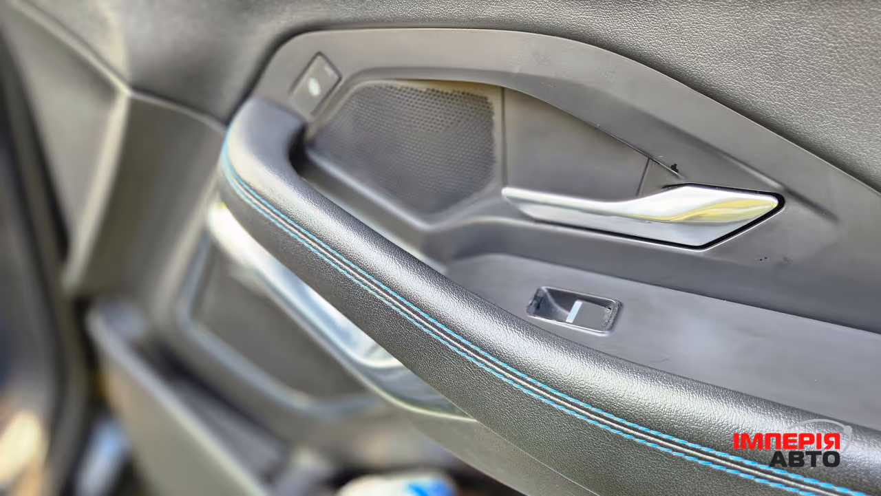 Jaguar E-Pace - фото 16