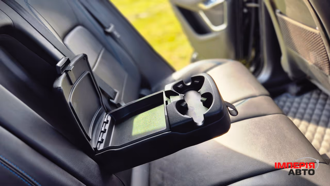 Jaguar E-Pace - фото 19