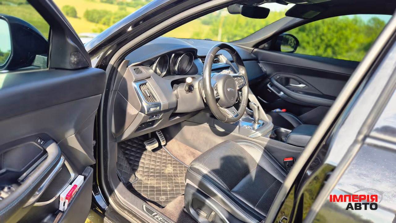 Jaguar E-Pace - фото 10