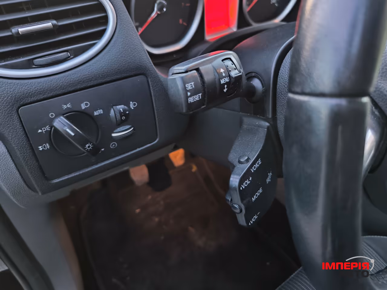 Ford Focus - фото 30