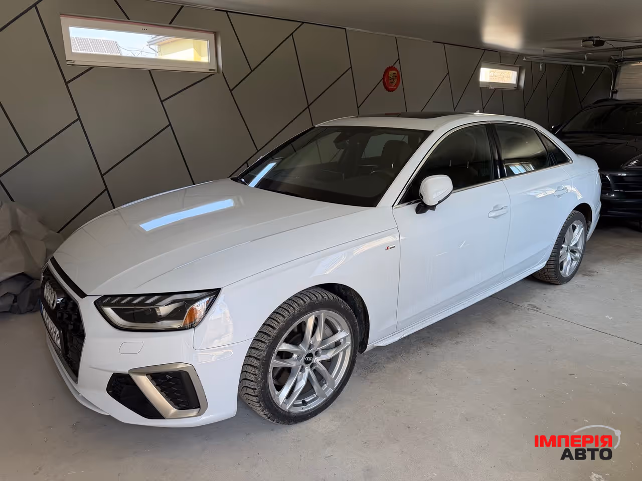 Audi A4 - фото 1