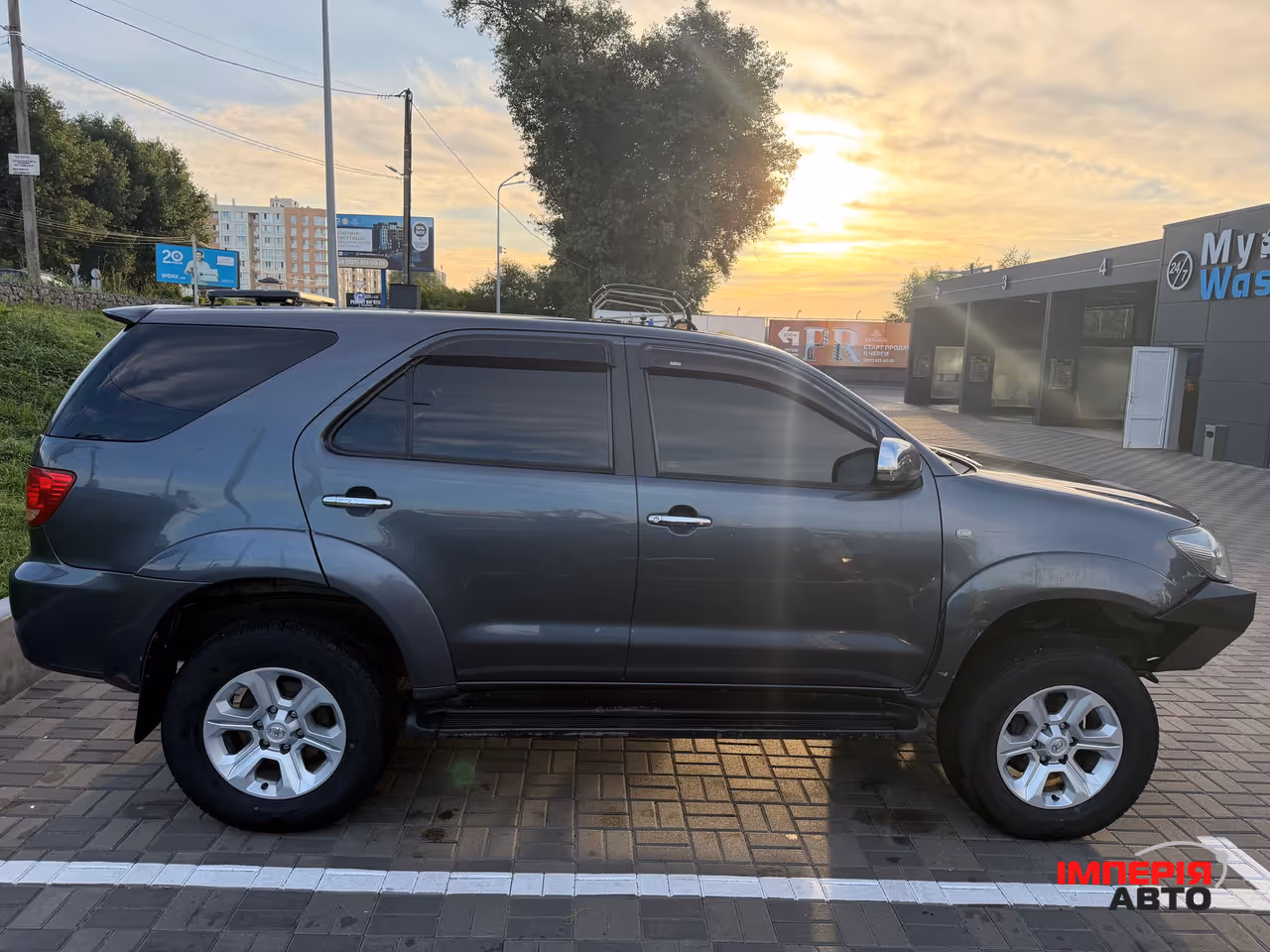 Toyota Fortuner - фото 5