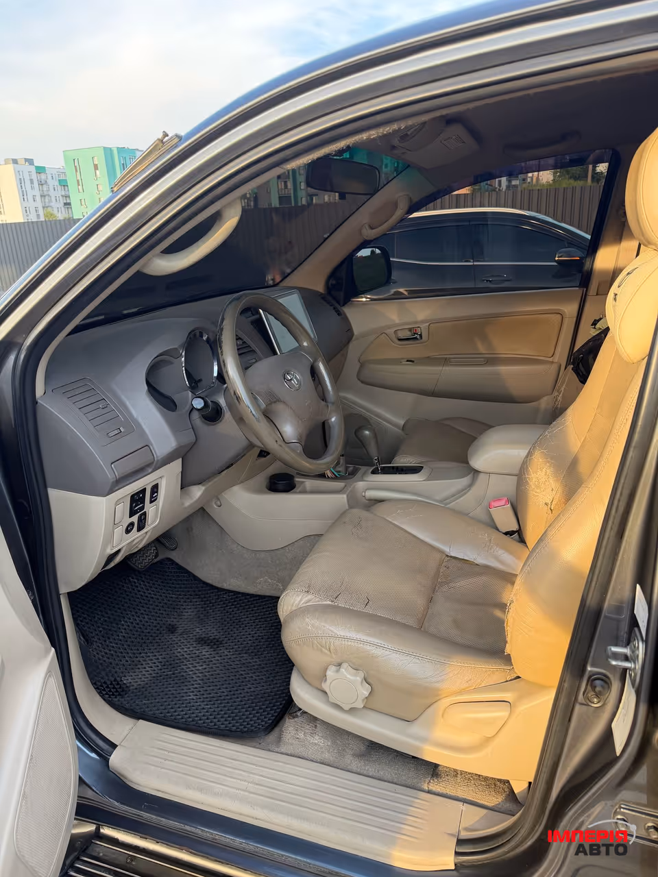 Toyota Fortuner - фото 3