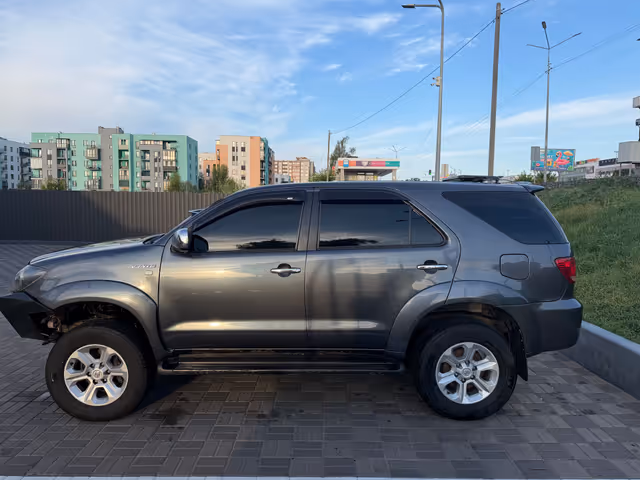 Toyota Fortuner - зображення 4