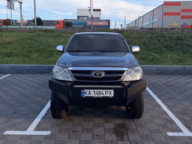Toyota Fortuner - зображення 1