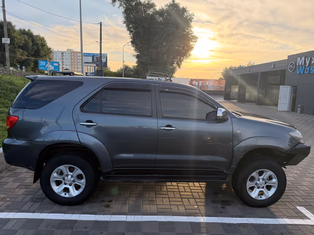 Toyota Fortuner - зображення 5