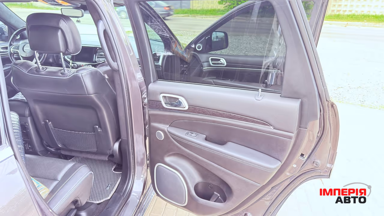 Jeep Grand Cherokee - фото 11