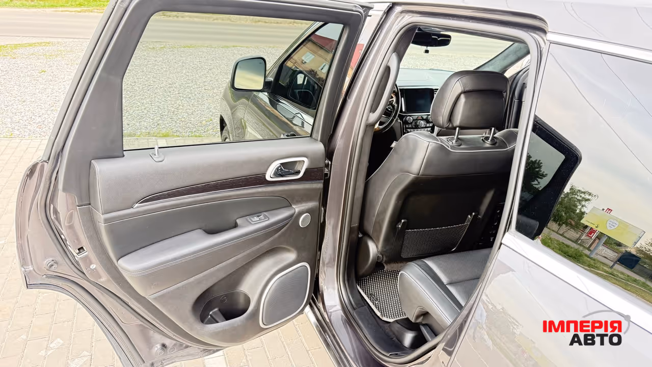 Jeep Grand Cherokee - фото 9