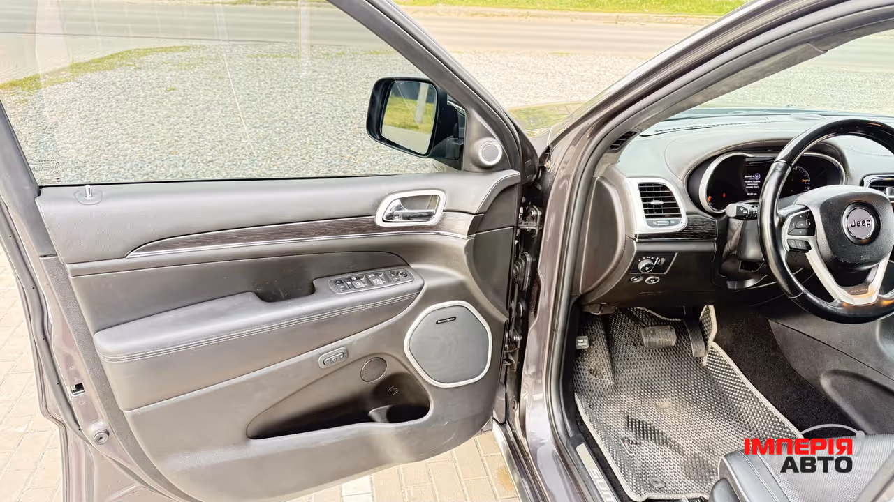 Jeep Grand Cherokee - фото 8