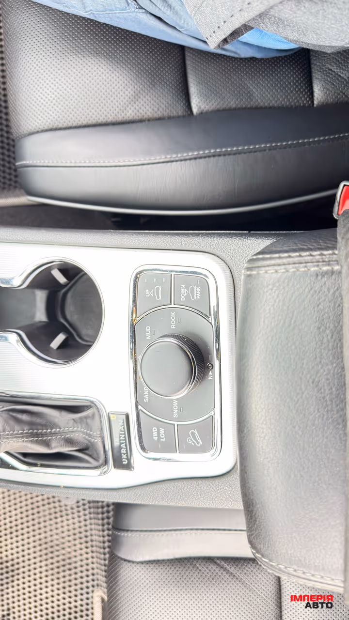 Jeep Grand Cherokee - фото 4
