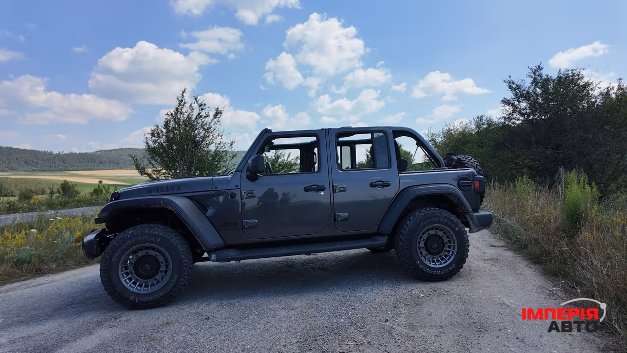 Jeep Wrangler - фото 13