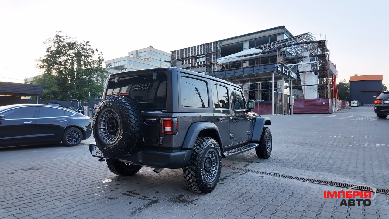 Jeep Wrangler - фото 11