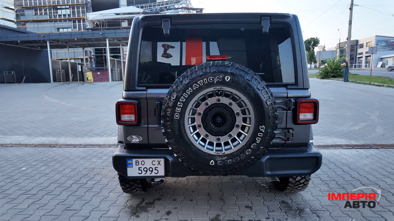 Jeep Wrangler - фото 12